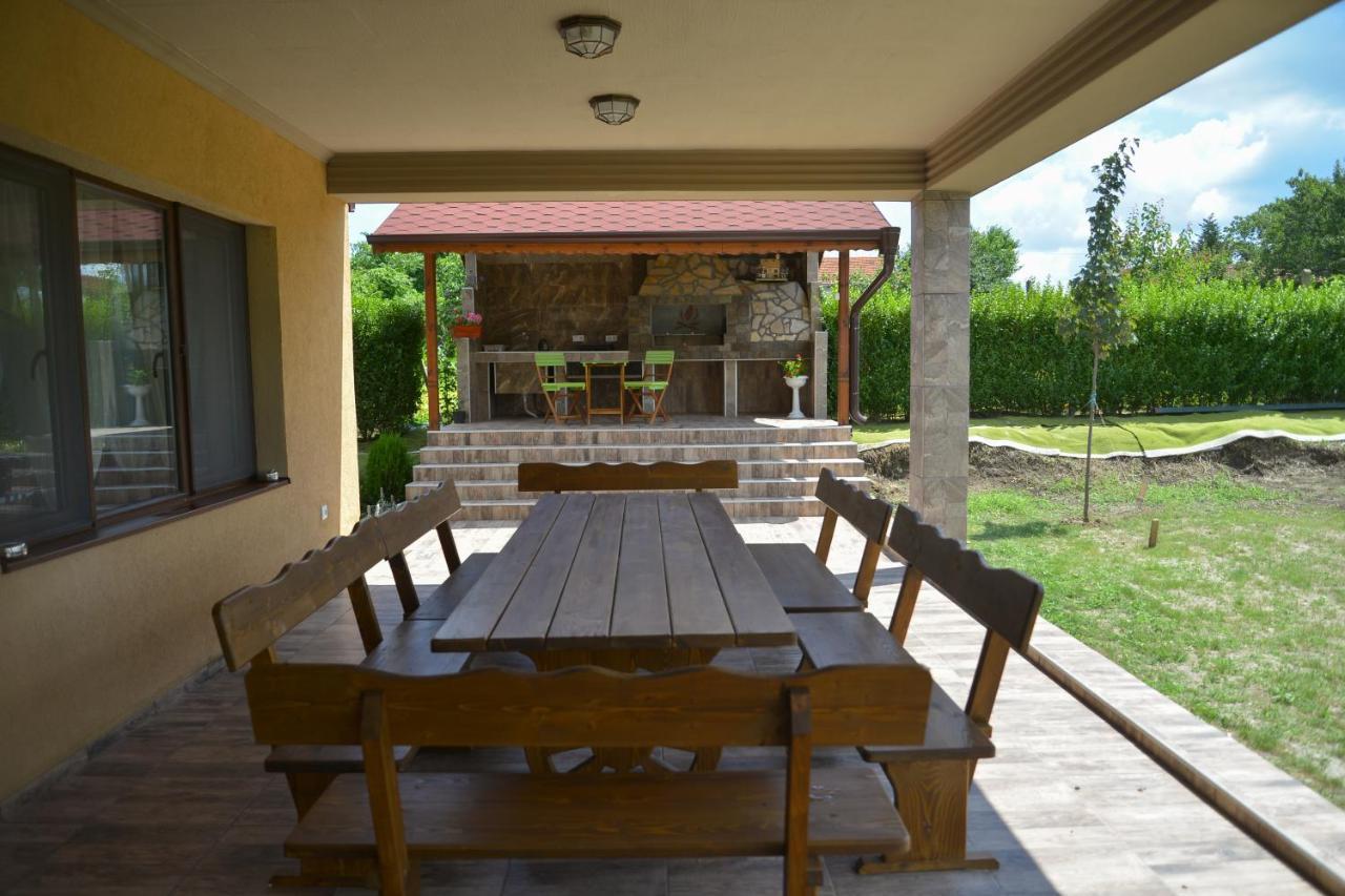 Guest House Erida Trastenik Εξωτερικό φωτογραφία